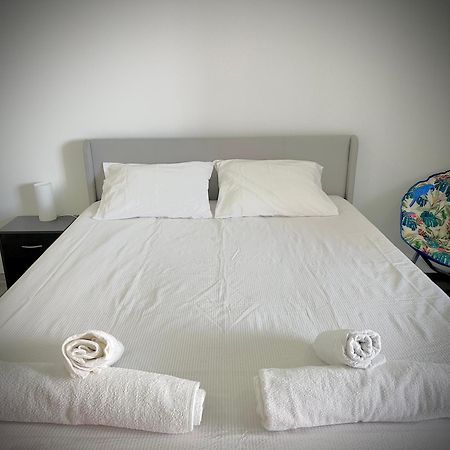 Sea View Apartment & 4 Minutes Walk To The Beach Paço de Arcos Εξωτερικό φωτογραφία